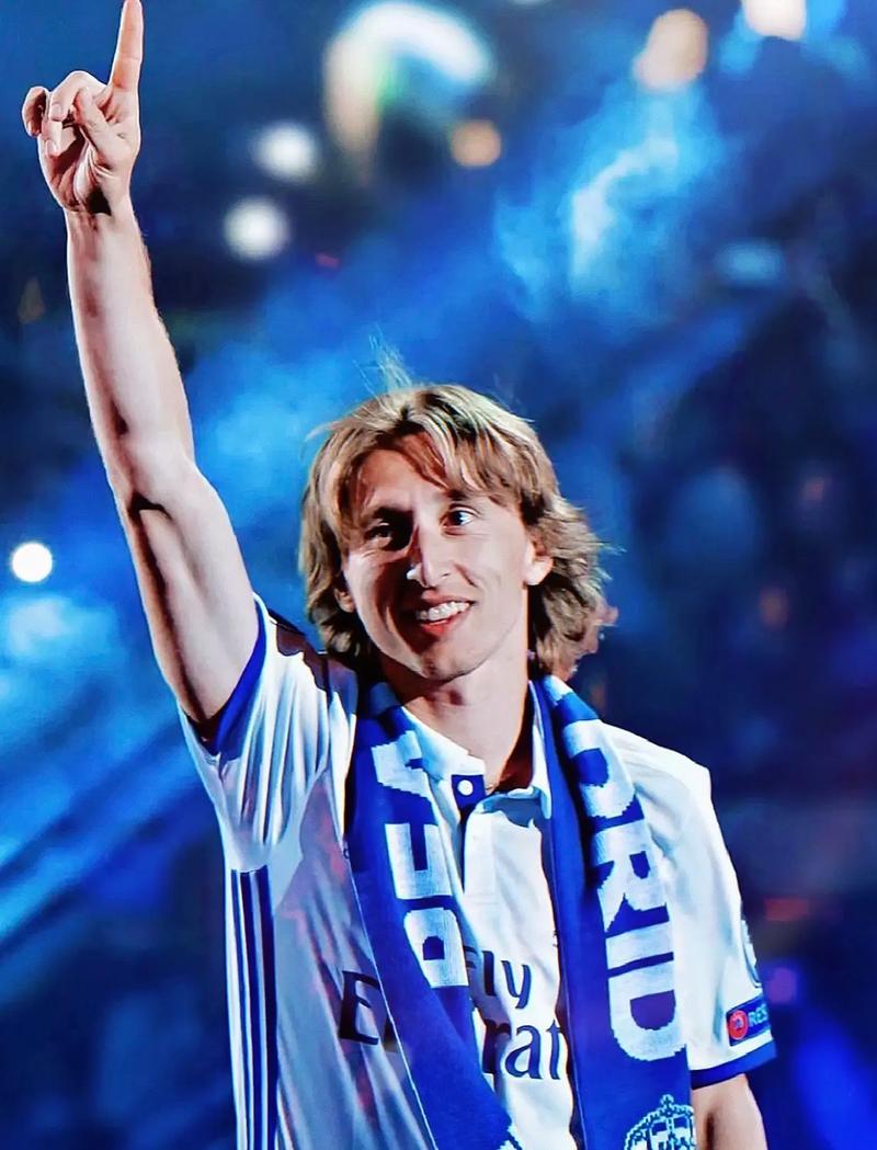 哈登29分助力快船，唐斯34分空砍，快船力克尼克斯之战看点十足